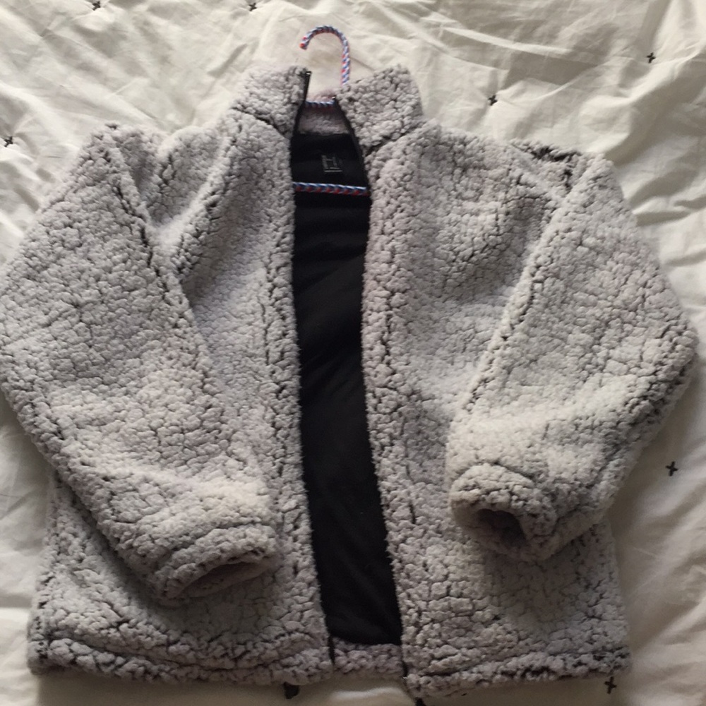 FLUFFY, COMFY white sheep looking coat
